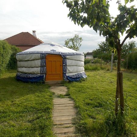 Yourte mongole Huriel Esterno foto